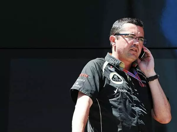 Eric Boullier (Lotus-Teamchef) Foto zur News: Boullier: "Solange die mathematische Chance besteht..."