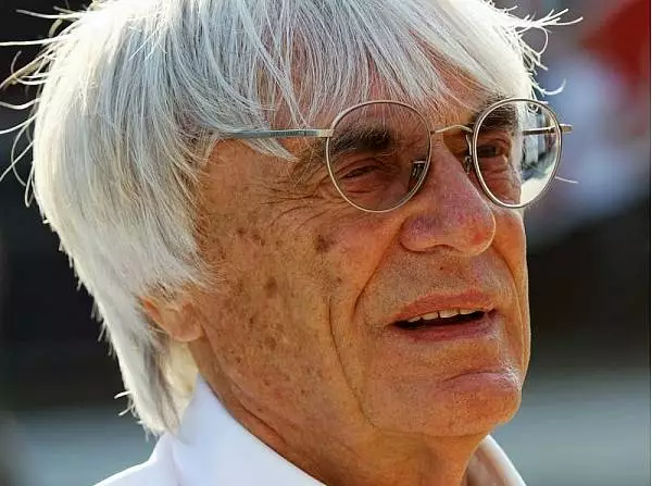 Bernie Ecclestone Foto zur News: Nürburgring zahlt nicht für Formel-1-Rennen
