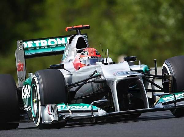 Foto zur News: Mercedes freut sich auf Schumachers Jubiläumsrennen