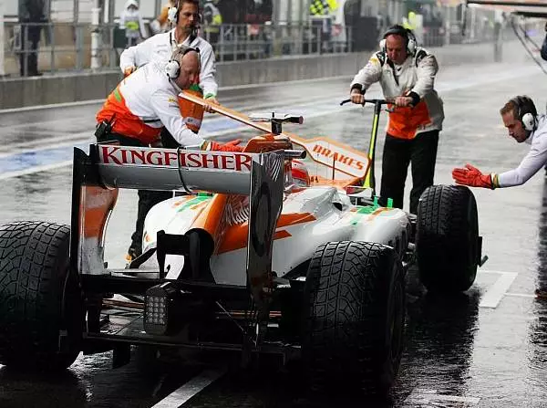 Foto zur News: Force India: Man weiß nie, was das Wetter macht...