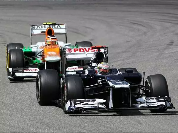 Pastor Maldonado, Nico Hülkenberg Foto zur News: Hülkenberg aufgehalten: Maldonado verliert dritten Platz