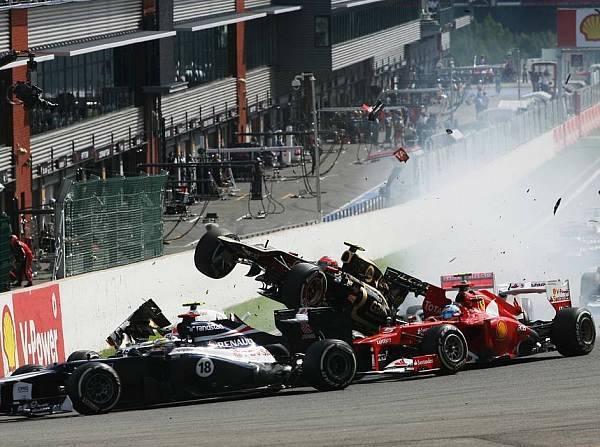 Foto zur News: Alonso: "Ein sehr, sehr heftiger Schlag"
