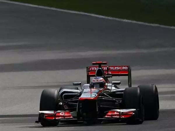 Jenson Button Foto zur News: McLaren kommt mit breiter Brust nach Monza