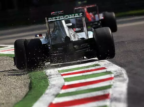 Foto zur News: Mercedes-Piloten punkten in Monza