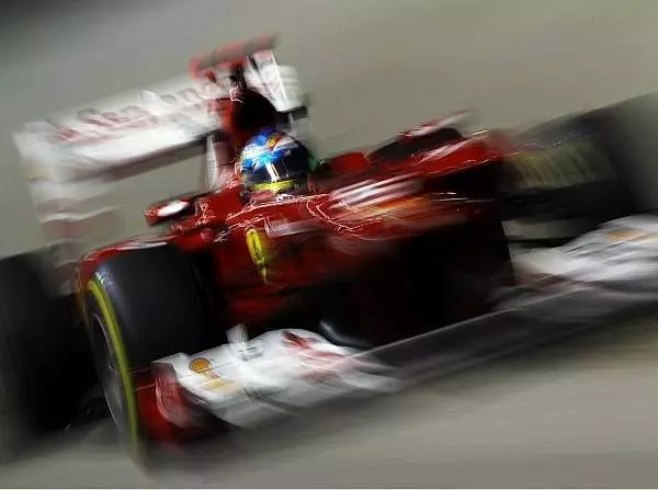 Fernando Alonso Foto zur News: Arbeitsamer Freitag für Ferrari