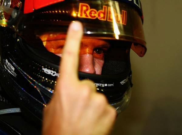Foto zur News: Prost rät Vettel: Lass den Finger sein...