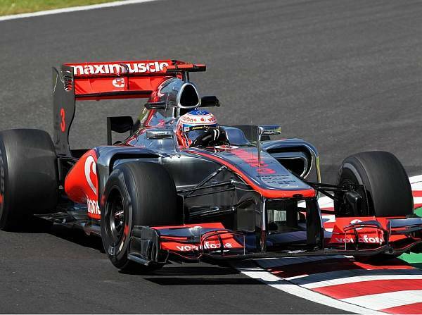 Foto zur News: McLaren gibt den Ton an: Button vor Hamilton