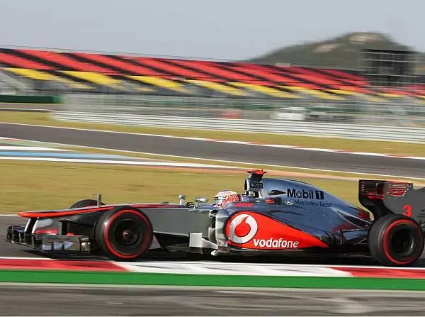Jenson Button Foto zur News: McLaren erwartet einen harten Kampf gegen Red Bull