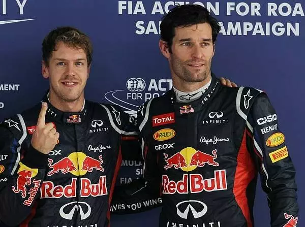 Mark Webber, Sebastian Vettel Foto zur News: Red Bull: "Und jetzt haben wir das Rennen im Blick"