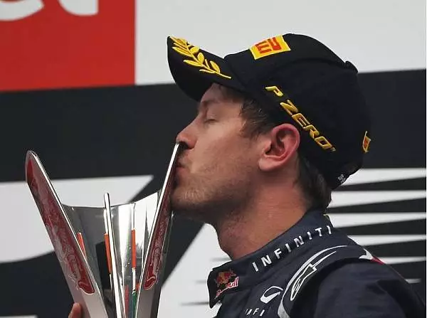 Foto zur News: Vettel dominiert in Indien: Sieg vor Alonso