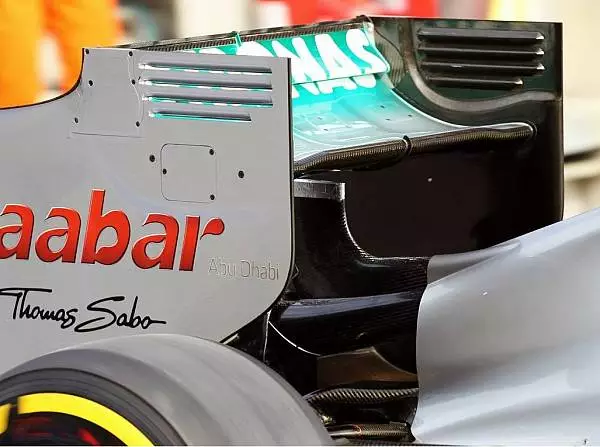 Foto zur News: Mercedes: Ist das Doppel-DRS für die Tonne?