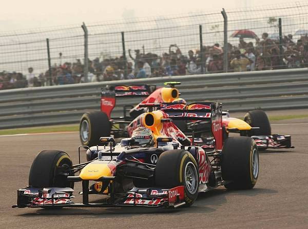 Foto zur News: Umgebauter RB8: Vorteil Vettel, Nachteil Webber?
