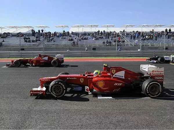 Felipe Massa und Fernando Alonso Foto zur News: Ferrari taktiert: Alonso rückt um einen Startplatz auf
