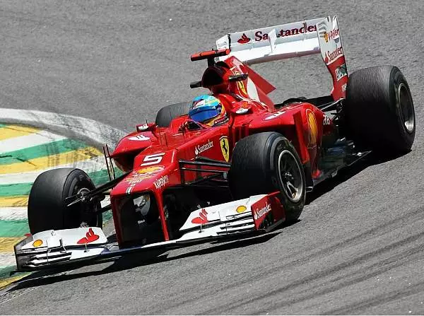 Fernando Alonso Foto zur News: Ferrari: Ermutigender Auftakt für die "Roten"