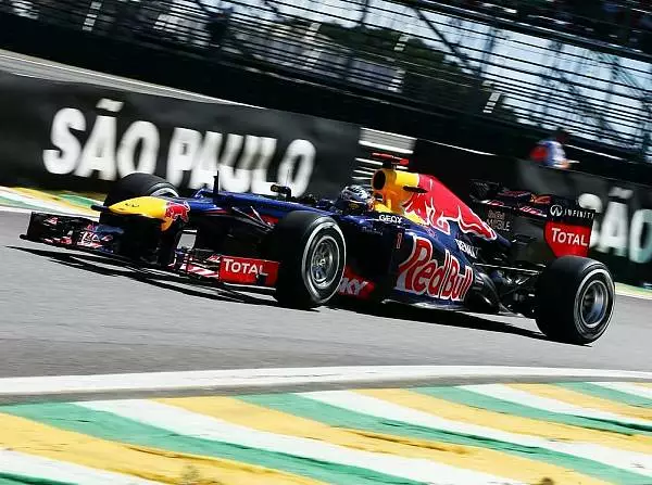 Foto zur News: Red Bull muss sich McLaren geschlagen geben