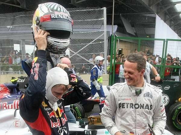 Foto zur News: Schumacher zu Vettel: "Zieh gefälligst den Helm aus!"