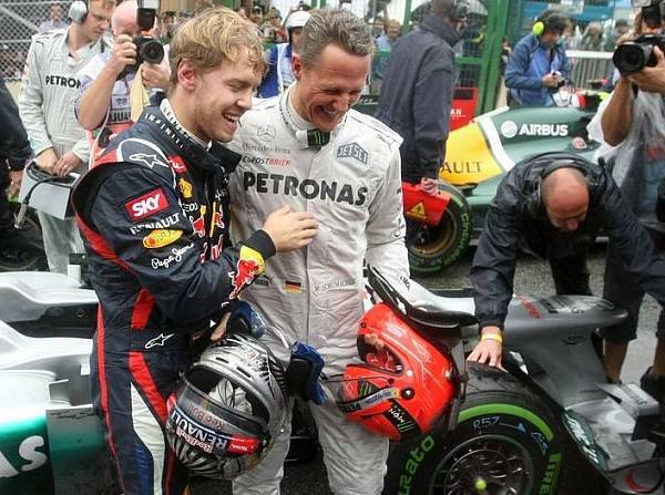 Foto zur News: Red Bull preist Schumachers "großzügige Geste"