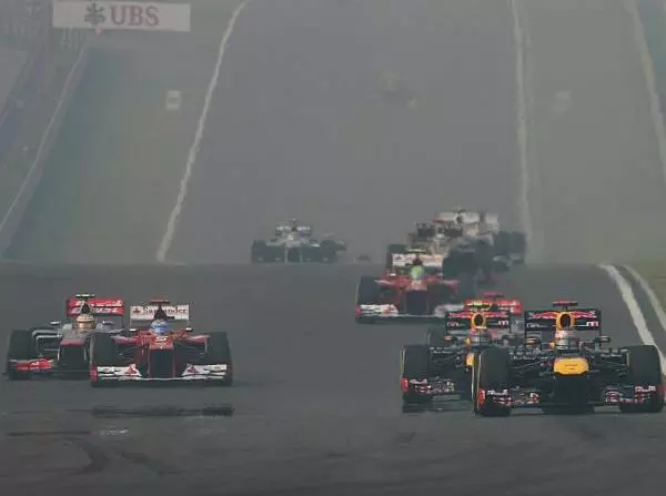 Runde eins im Grand Prix von Indien 2012 Foto zur News: Noida: Bessere Überholmöglichkeiten als in den Vorjahren?