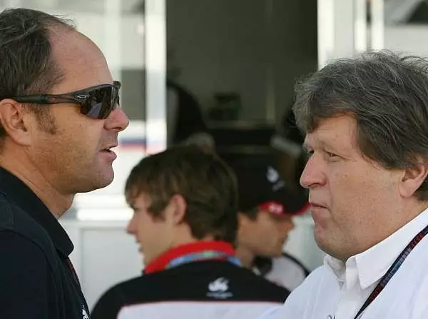 Norbert Haug (Mercedes-Motorsportchef), Gerhard Berger Foto zur News: Berger weist Gerüchte über Haug-Nachfolge von sich