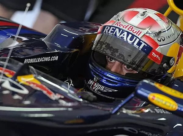 Foto zur News: Simulator-Pilot Buemi macht Red Bull schnell