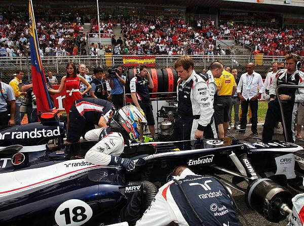 Foto zur News: Viele Laptops, wenig Sinn: Startvorbereitung in der Formel 1