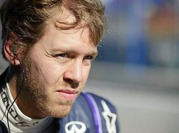 Sebastian Vettel Foto zur News: Interview nach dem Testauftakt: Vettel zufrieden