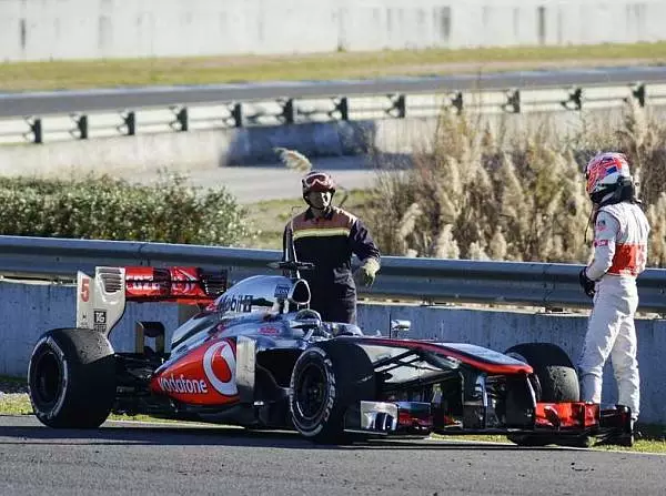 Jenson Button Foto zur News: McLaren: Rätsel um Buttons Panne