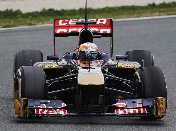 Jean-Eric Vergne Foto zur News: Toro Rosso: Kilometerjagd durch Regenaussicht