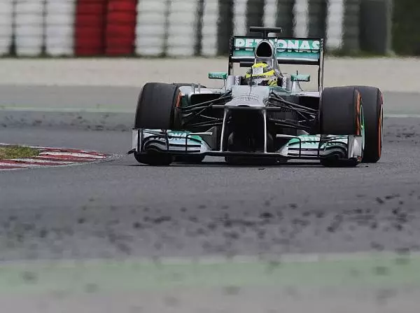 Nico Rosberg Foto zur News: Longrun-Tests: Mercedes hält die Reifen am Leben