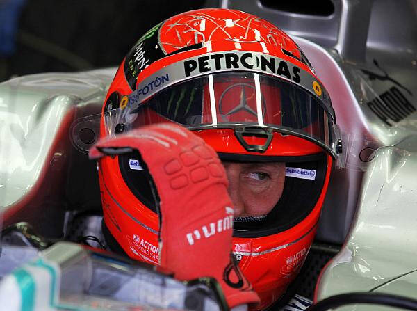 Foto zur News: Medien: Schumachers Helm gebrochen