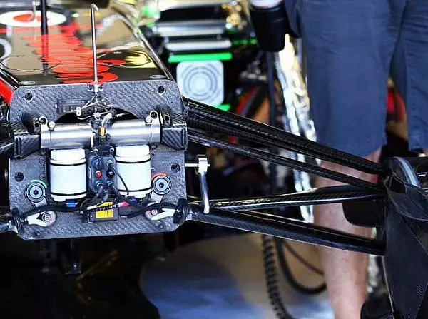 Zugstrebe Foto zur News: Formel-1-Technik: Zugstrebe vs. Druckstrebe
