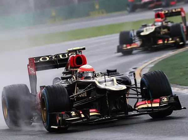 Romain Grosjean, Kimi Räikkönen Foto zur News: Lotus' Potenzial ist noch nicht aufgebraucht
