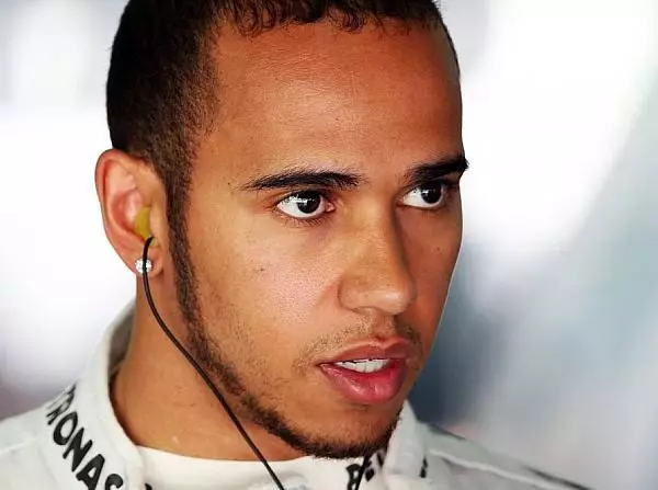 Lewis Hamilton Foto zur News: Hamilton: "Schneller als in Melbourne"