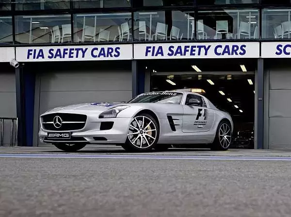 Foto zur News: Mercedes sorgt für maximale Sicherheit in der Formel 1