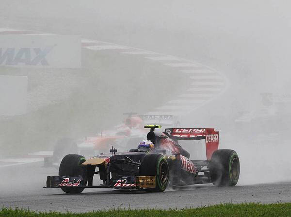 Foto zur News: Toro Rosso: Vergne mit Punkt - Ricciardo im Kiesbett