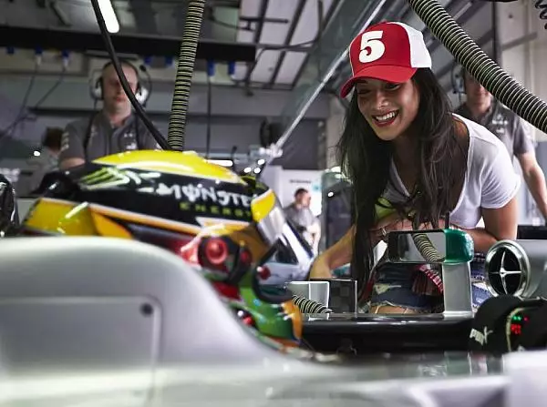 Lewis Hamilton, Nicole Scherzinger Foto zur News: Ecclestone: Hamilton "wie ein rebellierender Teenager"