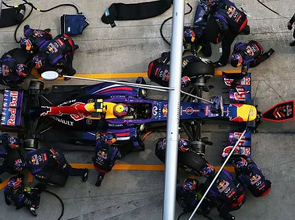 Foto zur News: Red Bull in Sepang: Neuer Weltrekord beim Boxenstopp