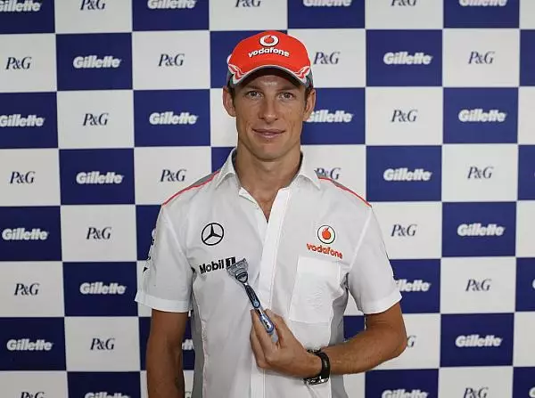 Jenson Button Foto zur News: Button glattrasiert: McLaren mit Gillette-Sponsorendeal