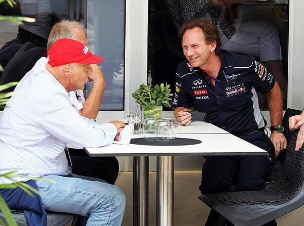 Foto zur News: Mercedes baggert an Vettel - Marko hat Verständnis dafür