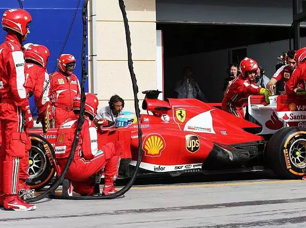 Foto zur News: Ferrari mit Pech-Magnet: Alonso und Massa Opfer