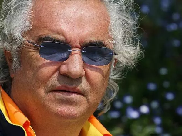 Foto zur News: Briatore: "Webber hätte noch ein Jahr bleiben sollen"