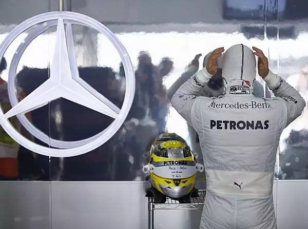 Foto zur News: Mercedes will Rennpace in Barcelona steigern