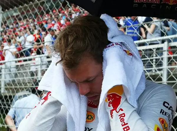 Sebastian Vettel Foto zur News: Vettel: "Griff ins Klo" am Muttertag