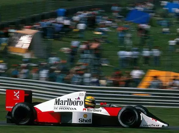 Ayrton Senna Foto zur News: Offiziell: Honda steigt 2015 bei McLaren ein