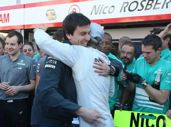 Foto zur News: Rosbergs 2013: Toto Wolff im Interview