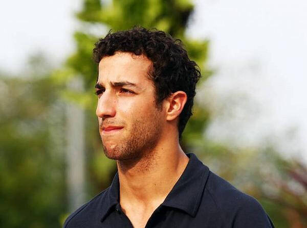 Foto zur News: Ricciardo möchte Unfall mit "Idiot" Grosjean abhaken