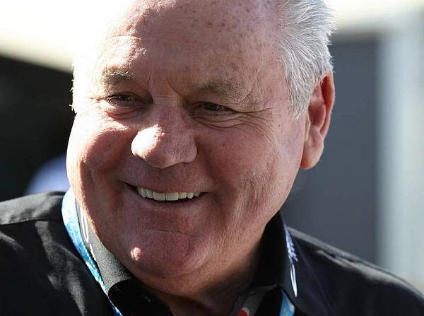 Foto zur News: Alan Jones: Ein FIA-Rennkommissar im Interview