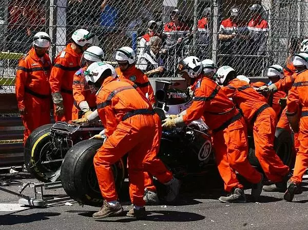 Foto zur News: Monaco-Crash: Maldonado mit Schmerzen, Chilton sagt Sorry