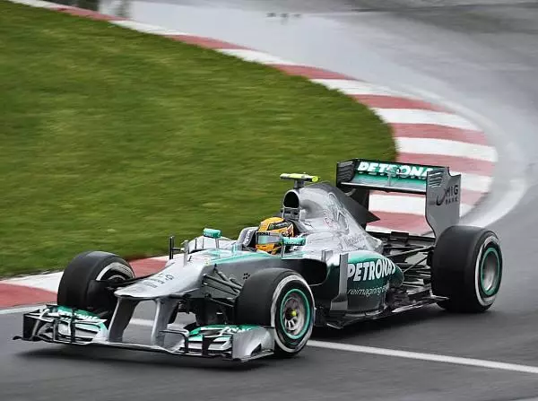 Lewis Hamilton Foto zur News: Mercedes mit "ordentlichem Tag" in Montreal