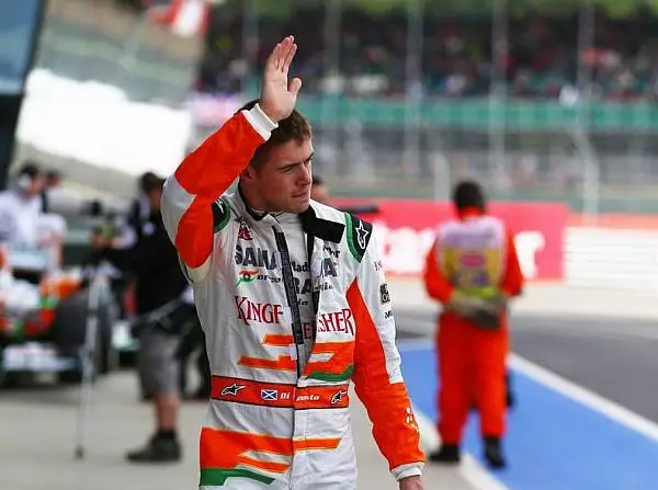 Foto zur News: Di Resta jubelt: Gute Chancen auf das Podium